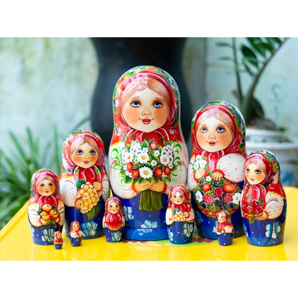 BỘ BÚP BÊ NGA MATRYOSHKA "CÔ BÉ KATIA ÔM HOA" 10 LỚP SIZE LỚN 28CM CỰC DỄ THƯƠNG GIÁ ƯU ĐÃI