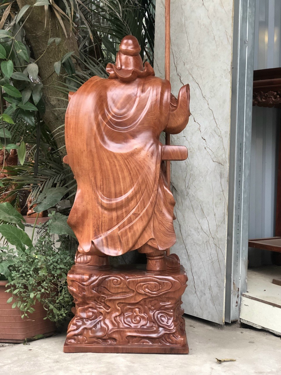 Tượng quan công trấn ải đứng trên đầu hổ phù kt cao 1m 20cm