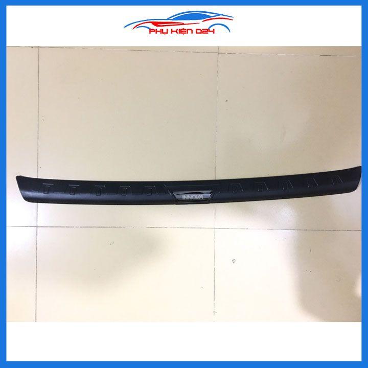 Ốp chống trầy cốp ngoài nhựa đen Innova 2008-2009-2010-2011-2012-2013-2014-2015-2016 chống xước trang trí xe