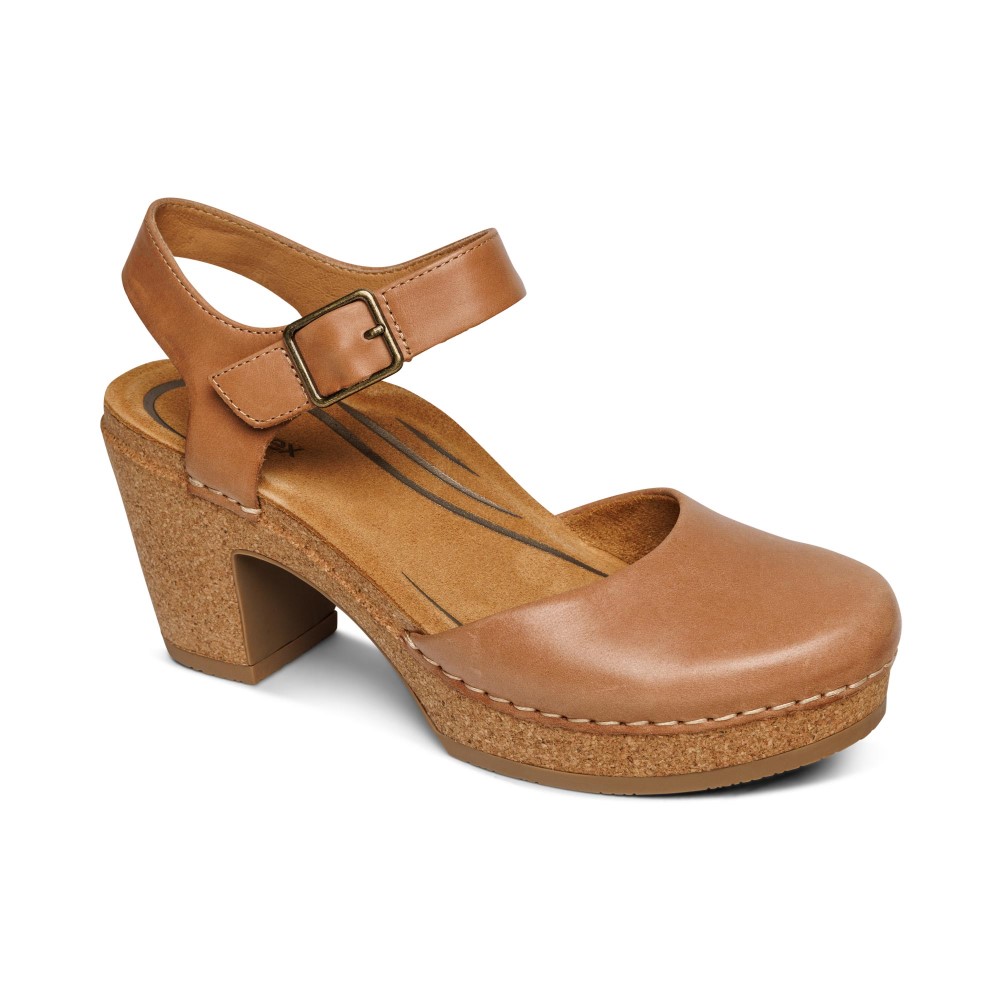 Sandal cao gót sức khỏe nữ Aetrex Finley Camel - Giày cao gót bít mũi, đế đệm da êm nhẹ