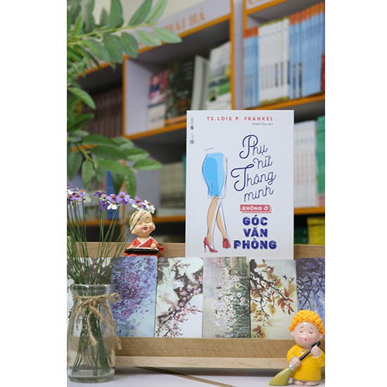Sách - Phụ Nữ Thông Minh Không Ở Góc Văn Phòng -Thái Hà Books