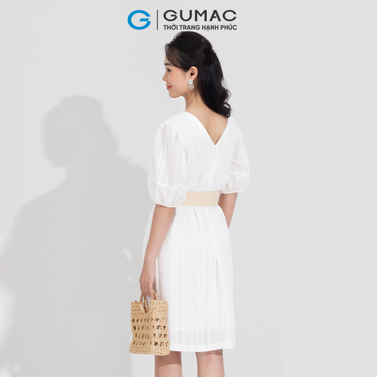 Đầm suông cổ V GUMAC DD05060