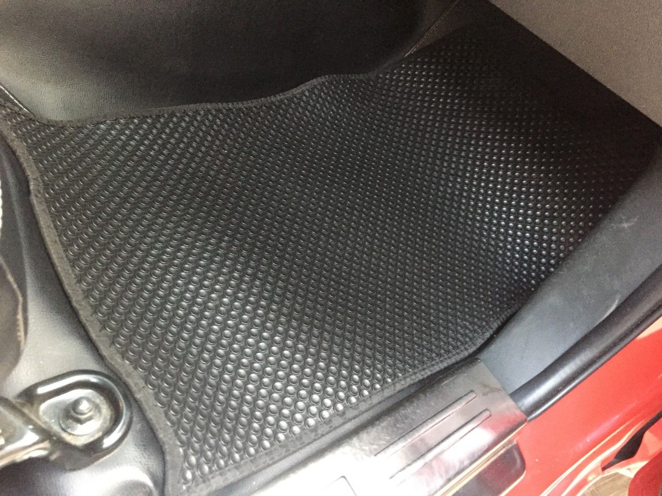 Thảm lót sàn KATA cho xe Mitsubishi Triton (2020-Đến Nay) - Hàng chính hãng không mùi, không ẩm mốc, dễ vệ sinh