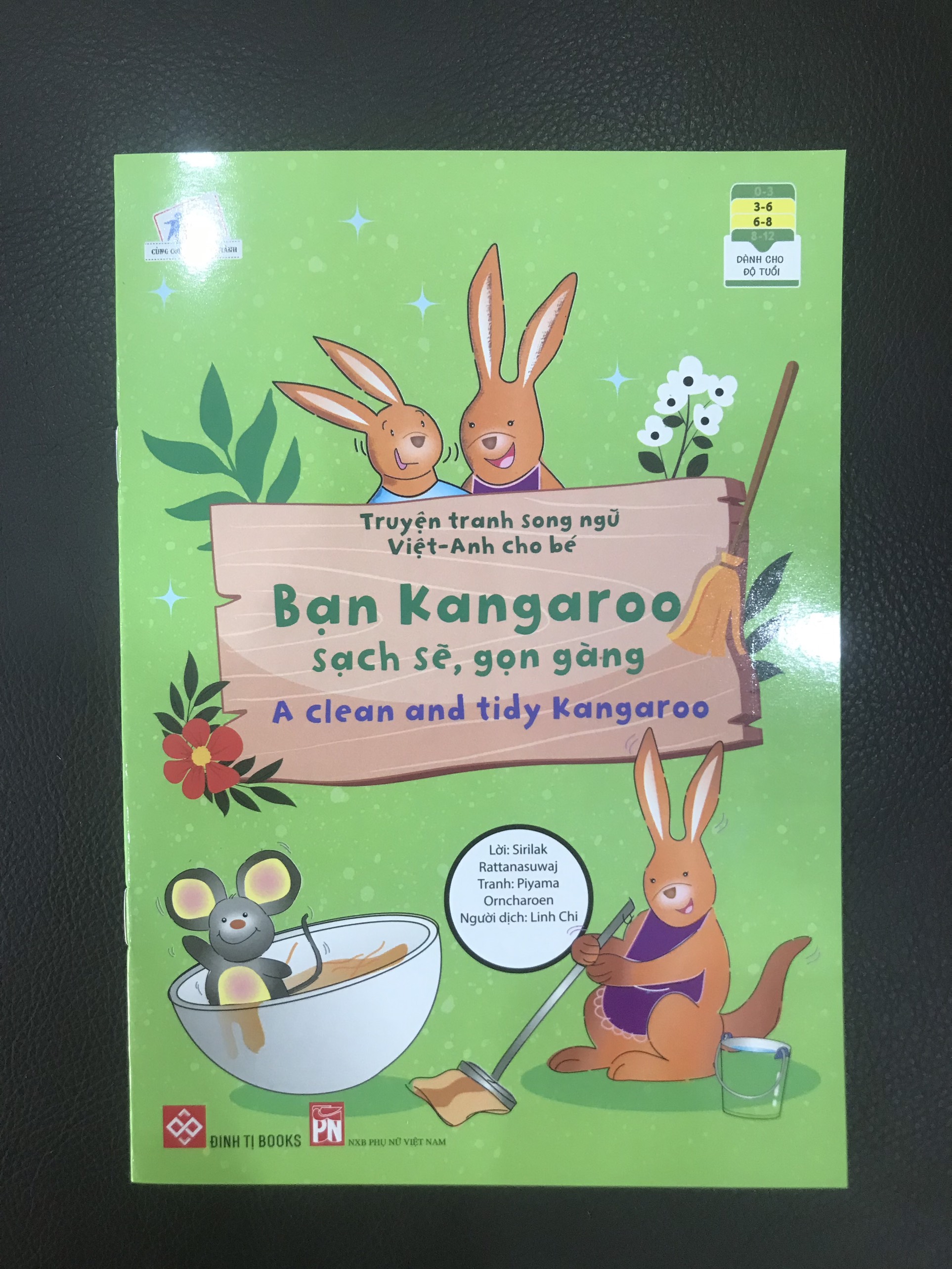 Truyện tranh song ngữ Việt-Anh cho bé - A clean and tidy Kangaroo - Bạn Kangaroo sạch sẽ, gọn gàng