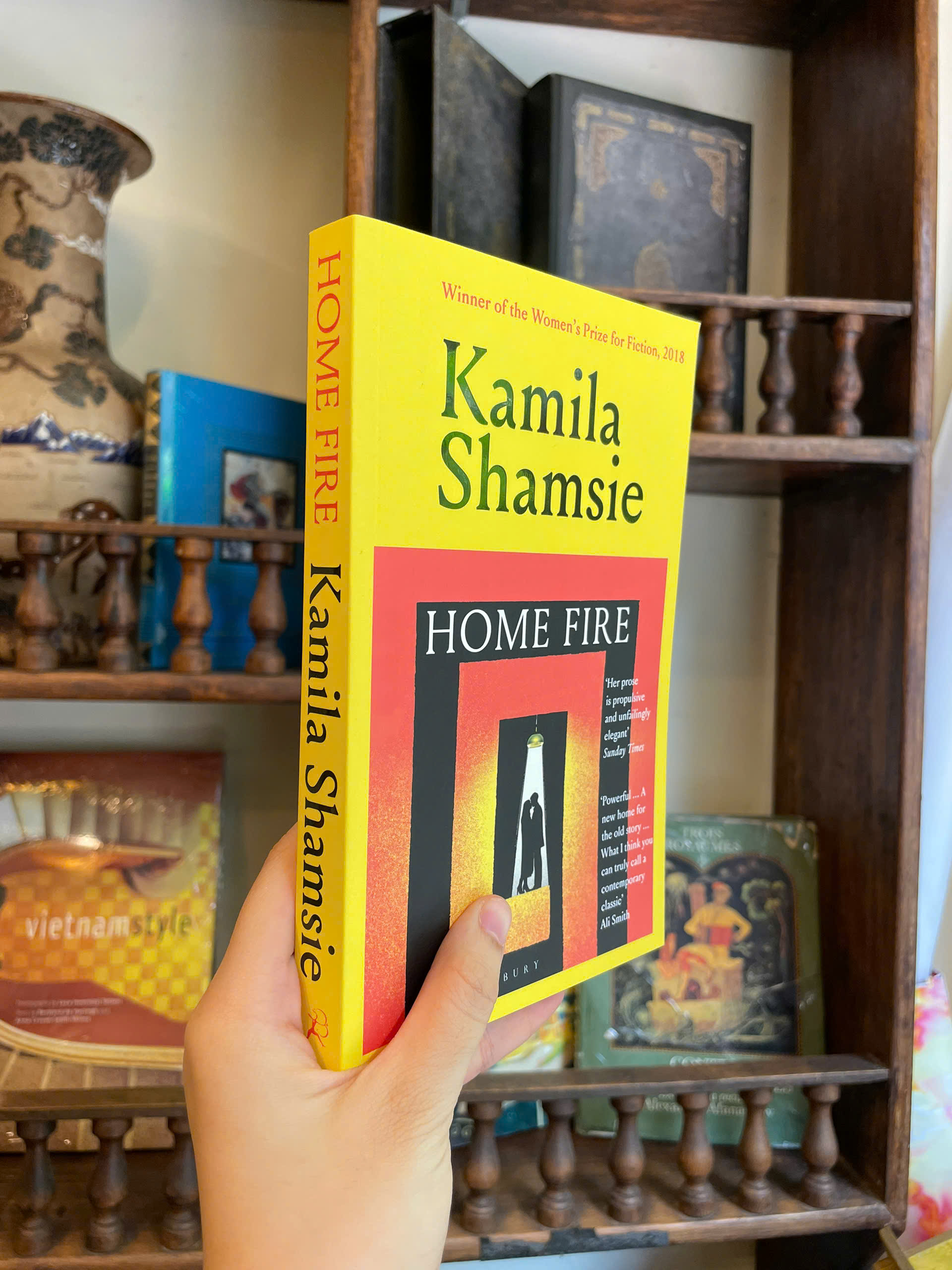 Sách - Home Fire by Kamila Shamsie - Fiction/Contemporary book in English - Sách Ngoại Văn