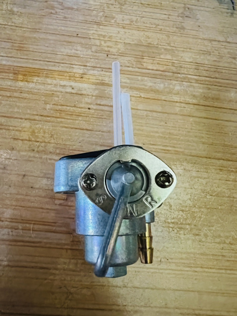 Khóa bình xăng lớn 67