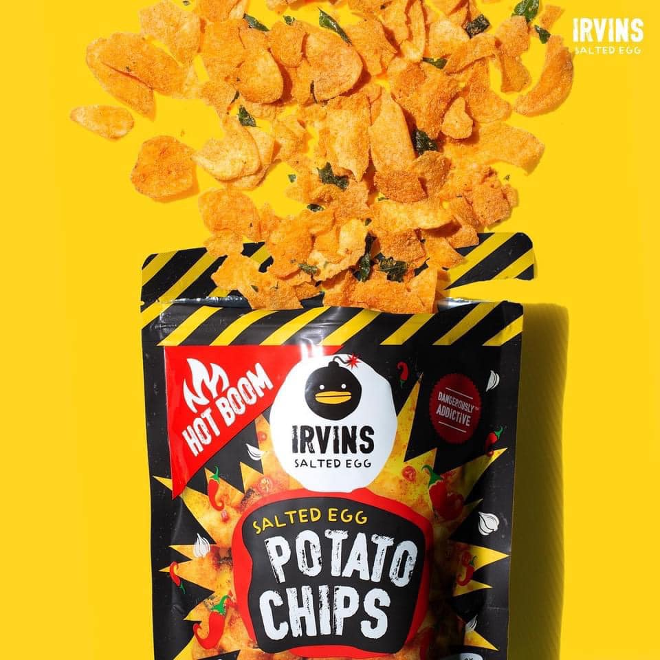 Khoai tây trứng muối cay Hot Boom Spicy Salted Egg Potato Chips 80g IRVINS