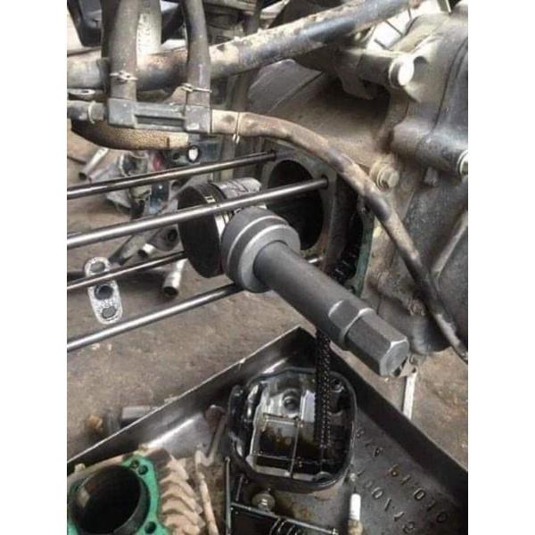 Vam tháo ắc pittong xe máy