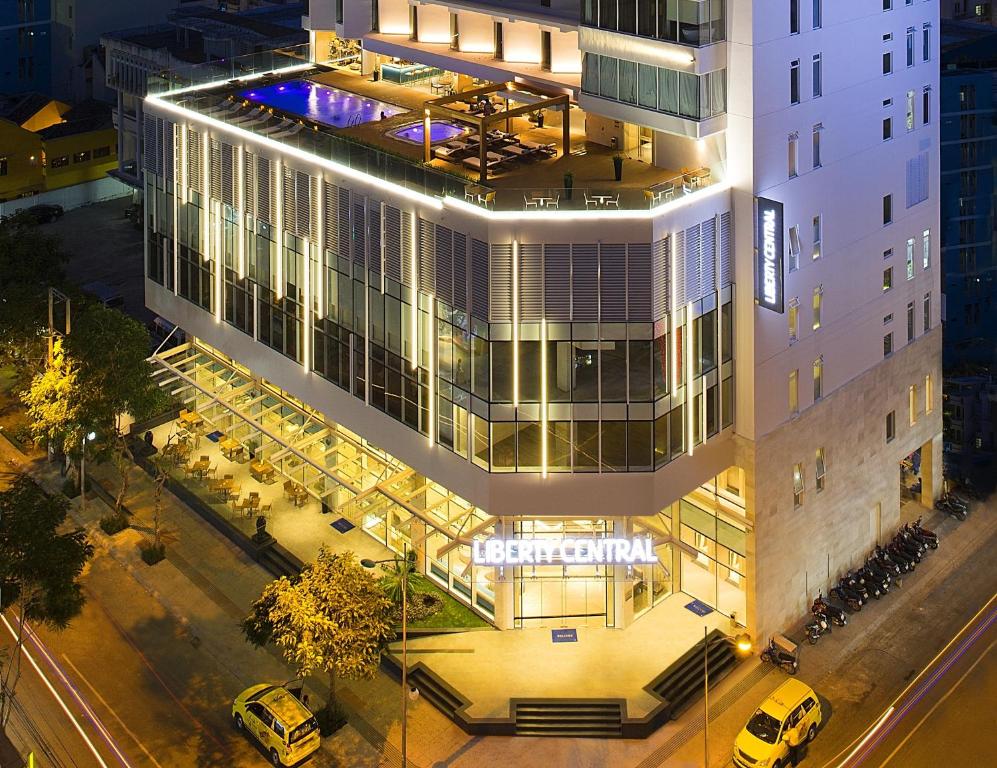 Combo 4N3D KS Liberty Central Hotel Nha Trang: VMB khứ hồi Hà Nội - Nha Trang + Phòng Tiêu Chuẩn + Ăn sáng