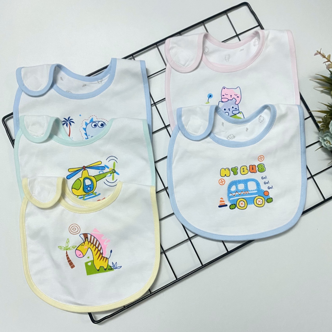 Túi 3 Cái Yếm Sơ Sinh 2 Lớp Cotton JOU - TomTombaby - Miếng dán mềm, chất vải cotton thấm hút tốt - 1 Size 0-12 Tháng