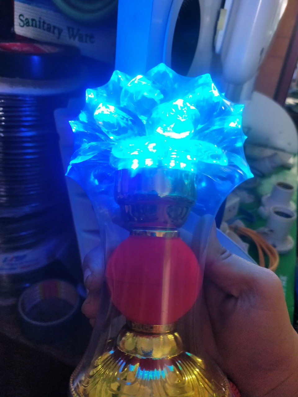 Đèn thờ  tự chuyển đổi màu sắc.