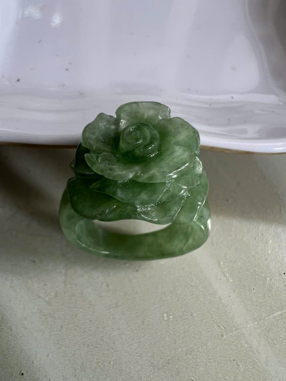 Nhẫn Nữ mới chạm Bông Hồng Nổi Đá Cẩm Thạch Tự Nhiên màu Xanh Rêu đẹp Ni 18mm đeo tay xinh ạ