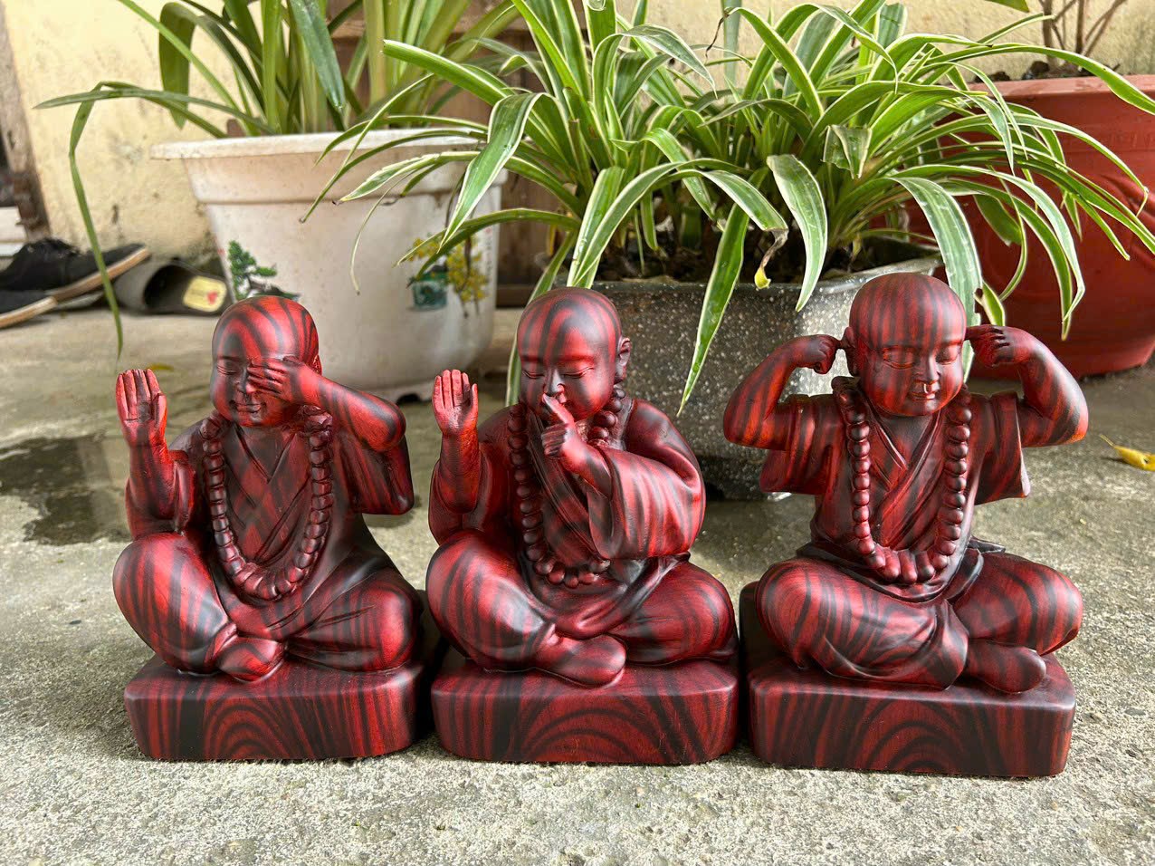 Bộ tượng tam tâm bằng gỗ hương đá sơn mầu gỗ trắc kt cao 20×15×11cm