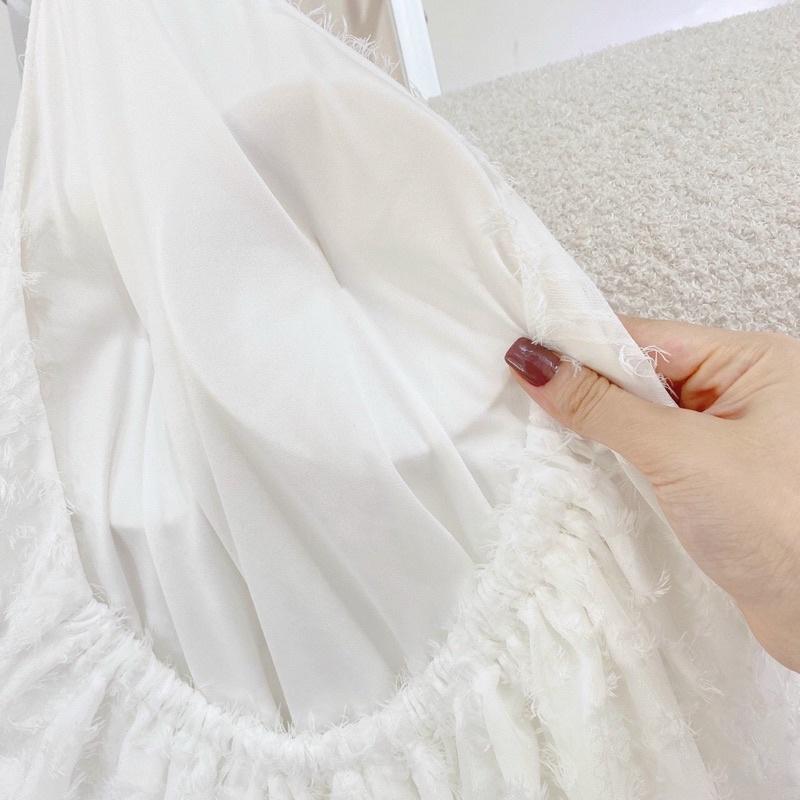 Váy cổ yếm lông vũ mút ngực