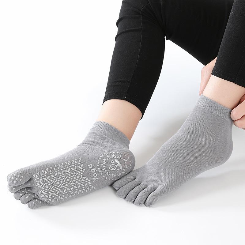 Phụ nữ mùa xuân Yoga Silicone vớ năm ngón chân không trượt Ladies Thể thao Grip Pilates Vớ màu: Rust Red Kích thước: EU 34-39