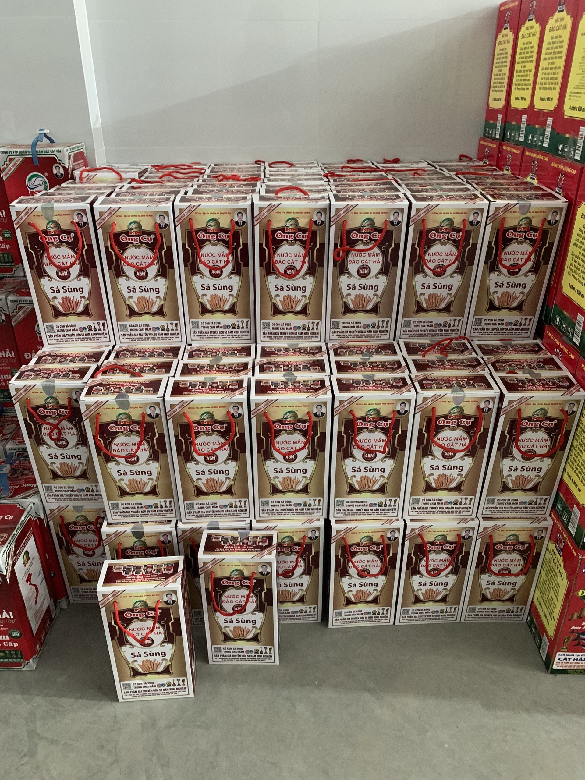 Nước mắm sá sùng thượng hạng 45N - Độ đạm cao, dung tích 500ml/1 chai, hộp 2 chai