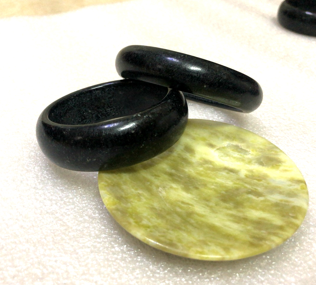 Vòng tay cẩm thạch đen đá tự nhiên Việt Nam