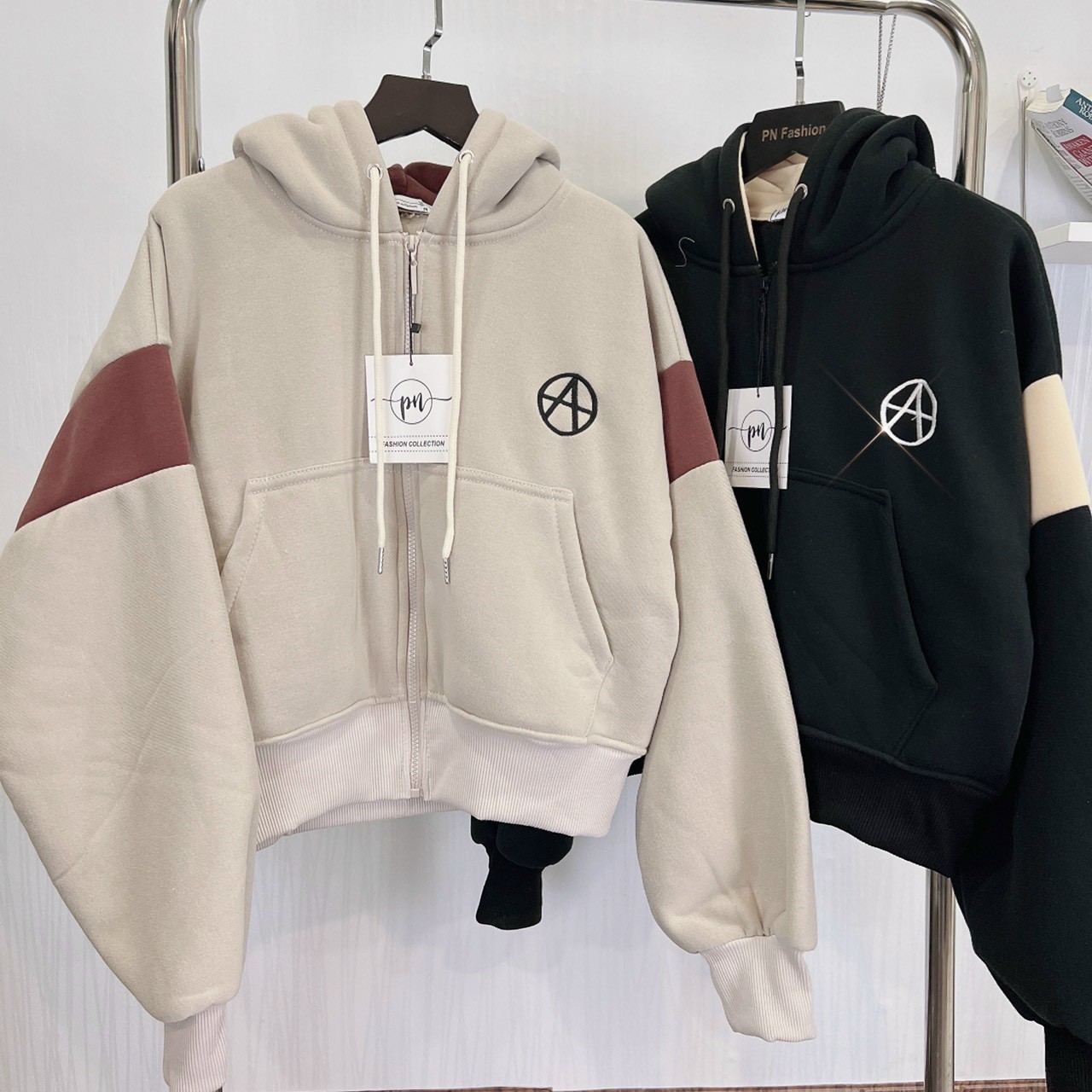 ÁO HOODIE MỚI VỀ CHẤT NỈ NGOẠI XUẤT KHẨU FROM 68KG DÁN LỬNG NHƯ HÌNH DÂY KÉO PHAO NÓN 2 LỚP VẢI CHÍNH, Áo khoác hoodie croptop nữ thể thao Basic Hoodie dáng rộng form năng động freesize