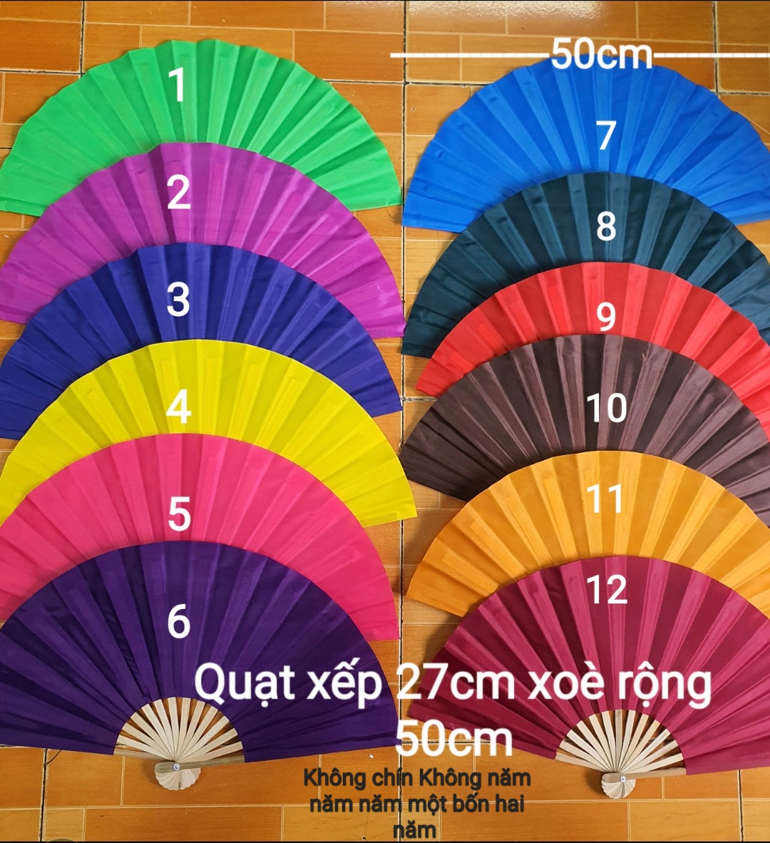 1 Quạt vải  viết thư pháp theo yêu cầu, xòe rộng 50cm. Quạt tranh trang trí.
