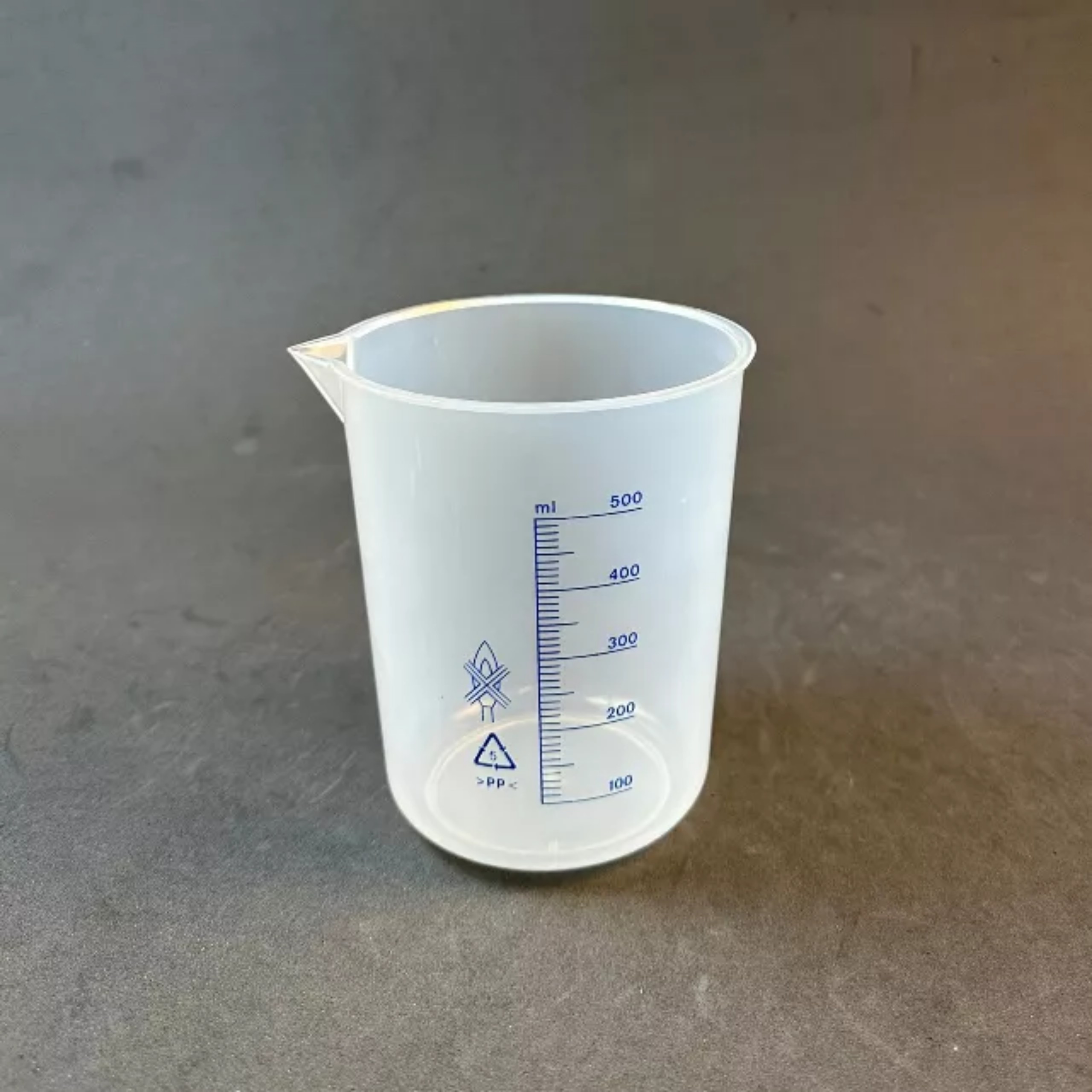 Ca nhựa không quai chia vạch xanh pp 135°C 50ml/100ml/250ml/600ml