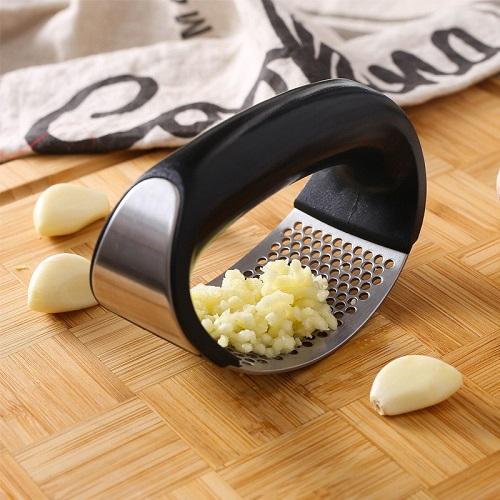 Dụng Cụ Nghiền Tỏi Ớt Cầm Tay Garlic Press Bằng Inox Không Gỉ Tiện Dụng