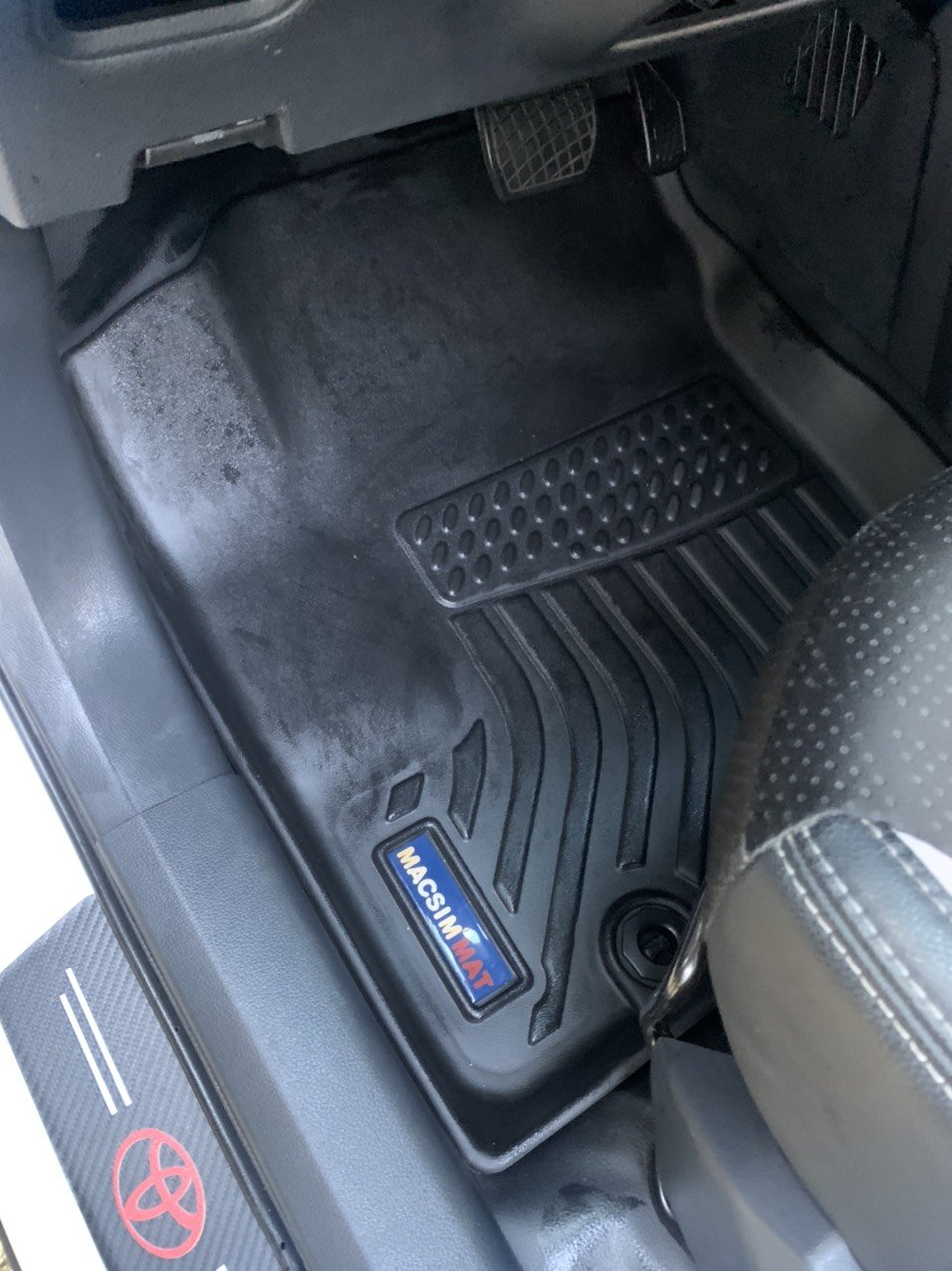 Thảm lót sàn xe ô tô Toyota VELOZ 2022 Nhãn hiệu Macsim chất liệu nhựa TPE cao cấp màu đen
