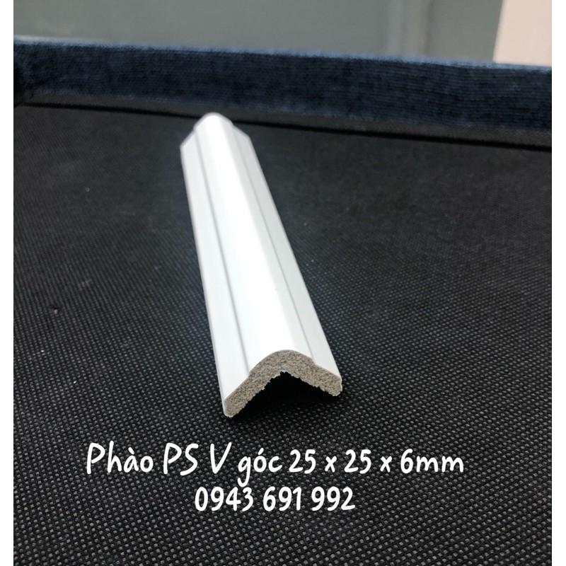 Phào Chỉ nhựa composite màu trắng hoàn thiện trang trí tường nền ghi xám cho căn hộ chung cư