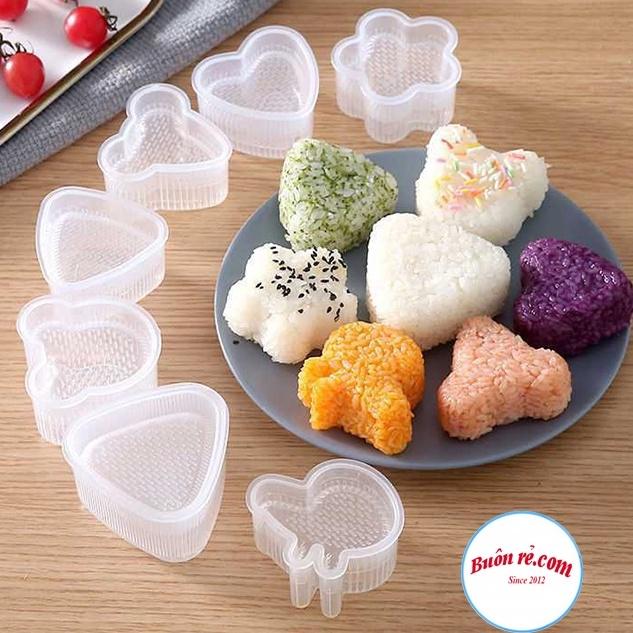 Set 7 khuôn bento ép cơm nắm KÈM THÌA – Khuôn cơm nhựa trong suốt an toàn sức khỏe – 01471