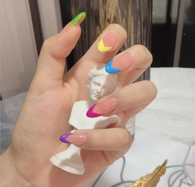 Bộ 24 móng tay giả nail thơi trang như hình