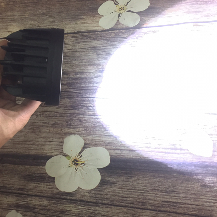 Đèn LED trợ sáng L2 giúp bạn an toàn hơn khi đi ban đêm - TA212