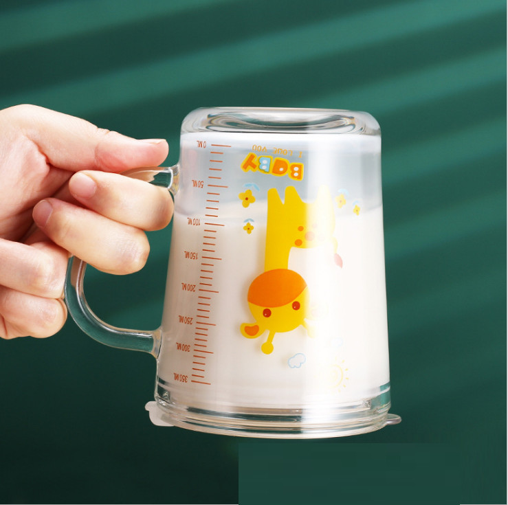Cốc, Ly chịu nhiệt thủy tinh chia vạch có nắp tránh đổ nước kèm ống hút GD350-Lyconap