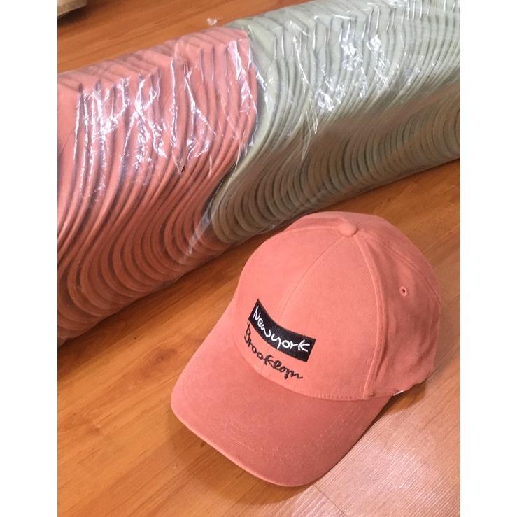 Mũ lưỡi trai vải nhung thêu chữ Brooke vải nhung Unisex