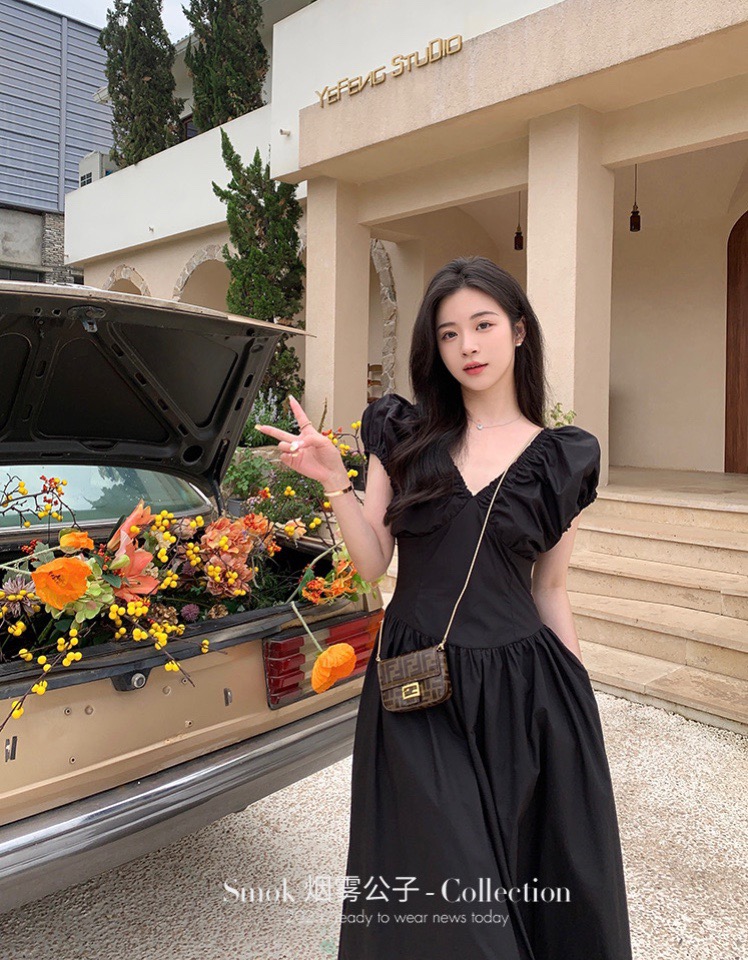 Đầm cổ v nhún vai dáng dài ulzzang