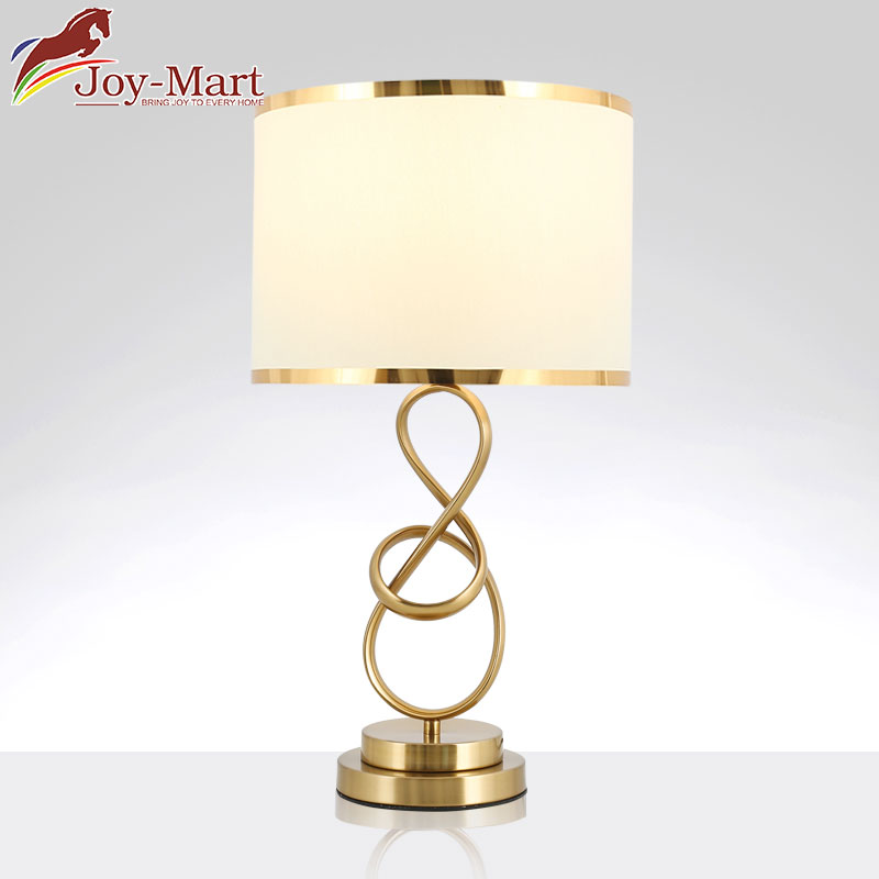 Đèn bàn trang trí phòng khách - đèn ngủ để bàn thân mạ đồng kèm bóng led 3047