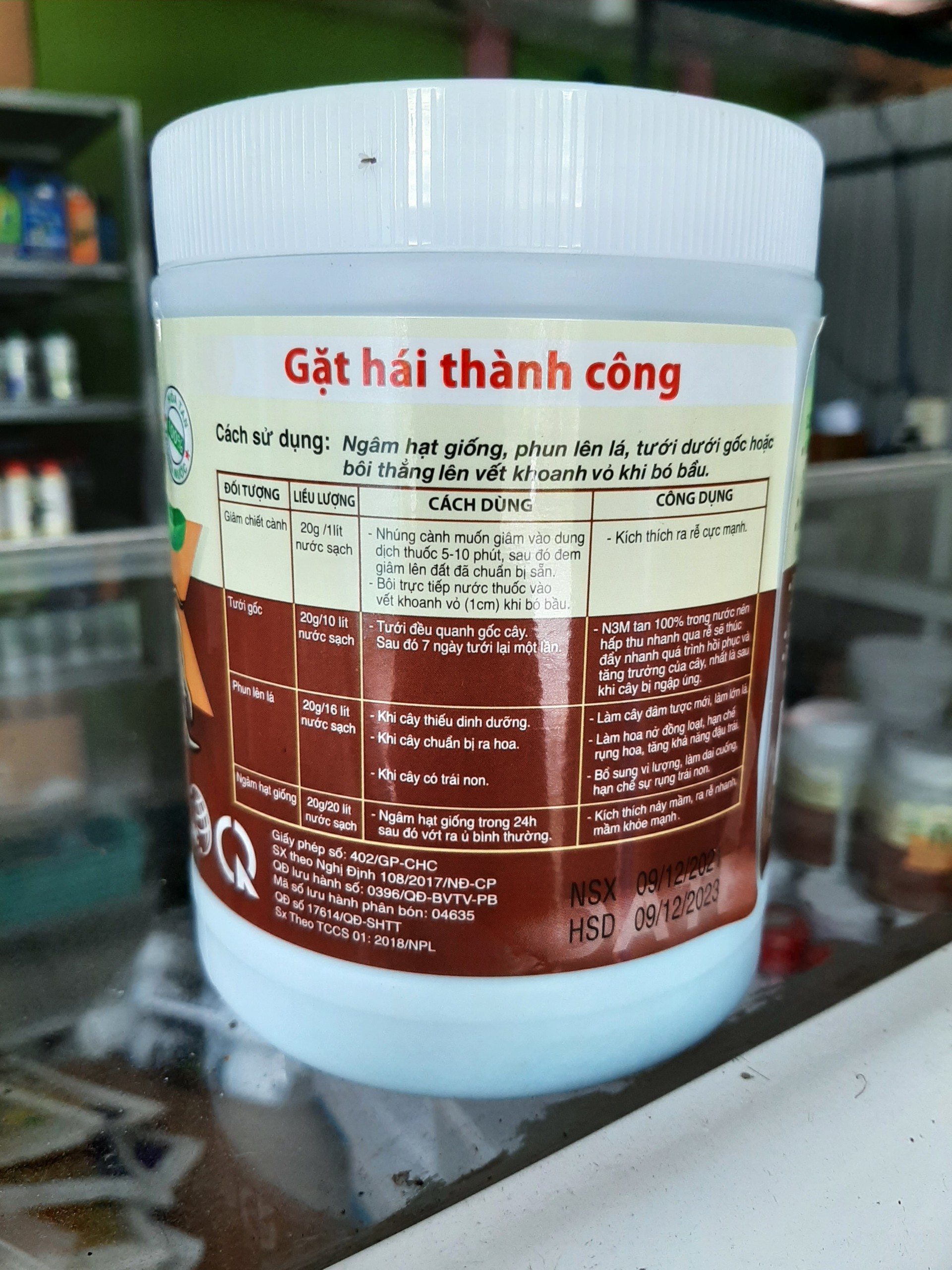 Phân bón kích rễ cực mạnh N3M hủ 500gram sử dụng cho cây kiểng, cây ăn trái, rau màu - hàng chuẩn công ty Phú Lâm