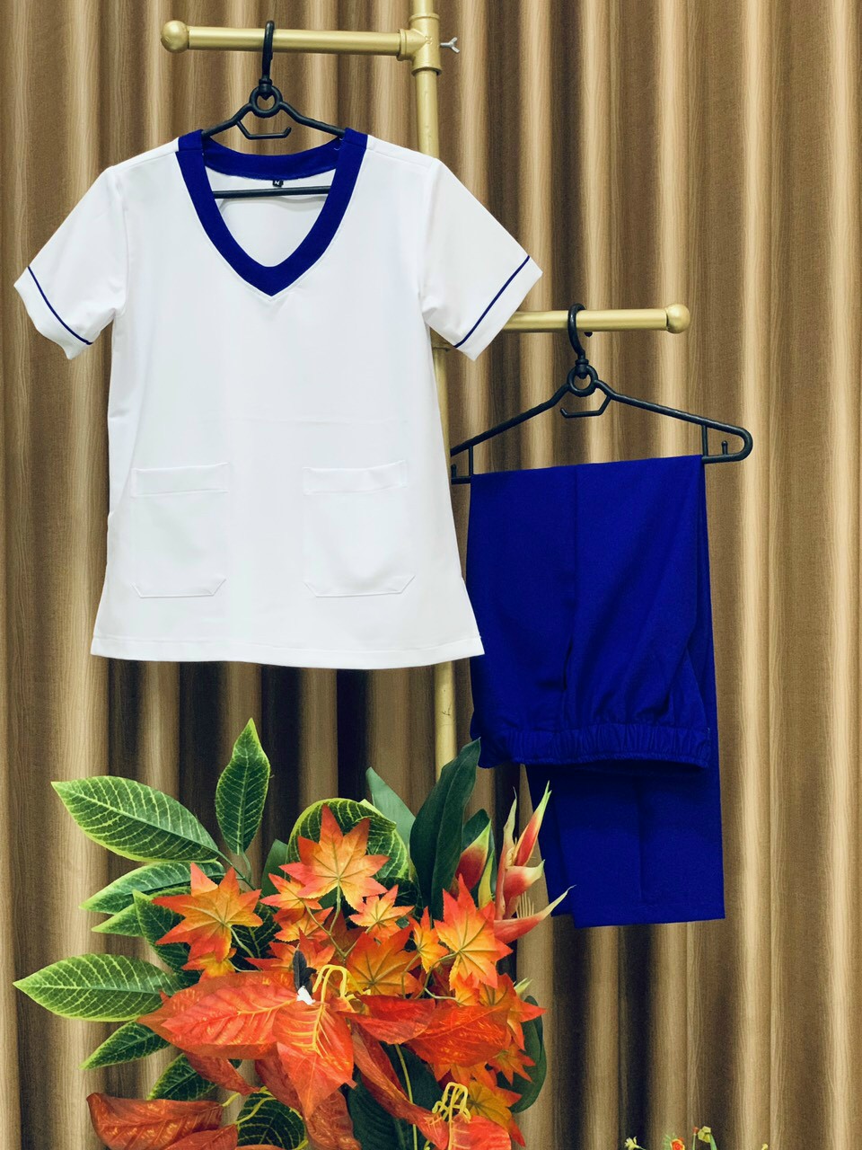 Bộ Scrubs NỮ, Đồng phục Spa NỮ - SIZE 2XL - TRẮNG PHỐI XANH BÍCH