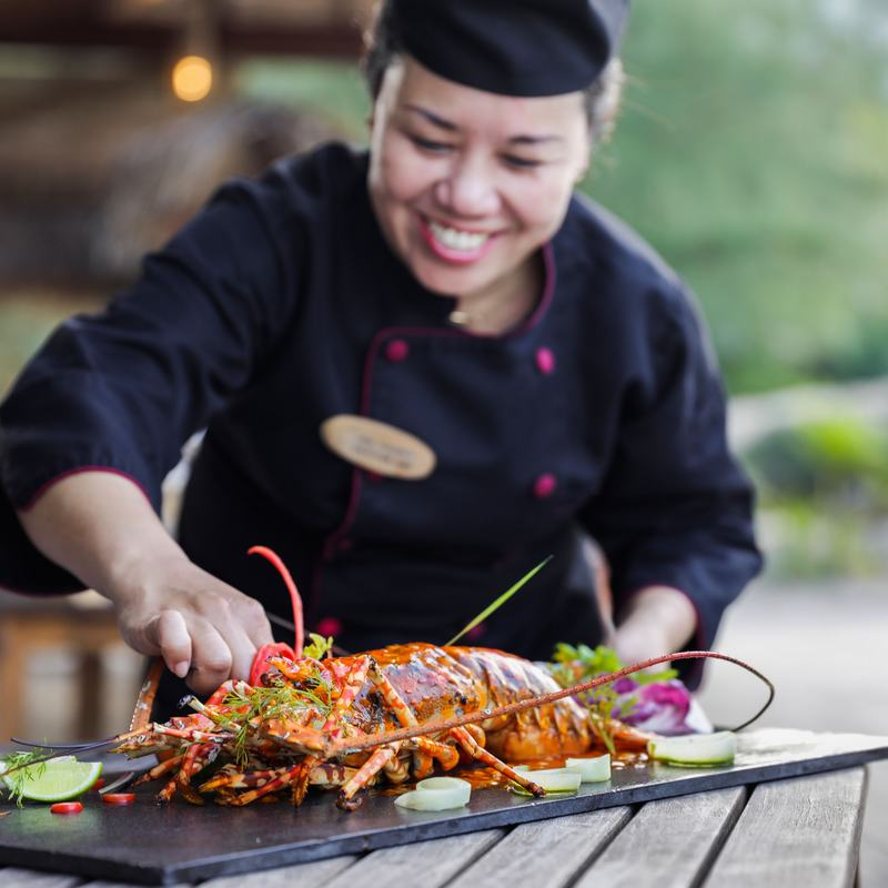L'Alya Ninh Vân Bay 5*. Trọn gói nghỉ dưỡng 4N3D. Bao Gồm Full Bữa Ăn Hằng Ngày. Dịch vụ Cano Đón Tiễn.  Miễn Phí Trà Chiều & Trái Cây Tươi. Cùng Nhiều Tiện Ích Hấp Dẫn.