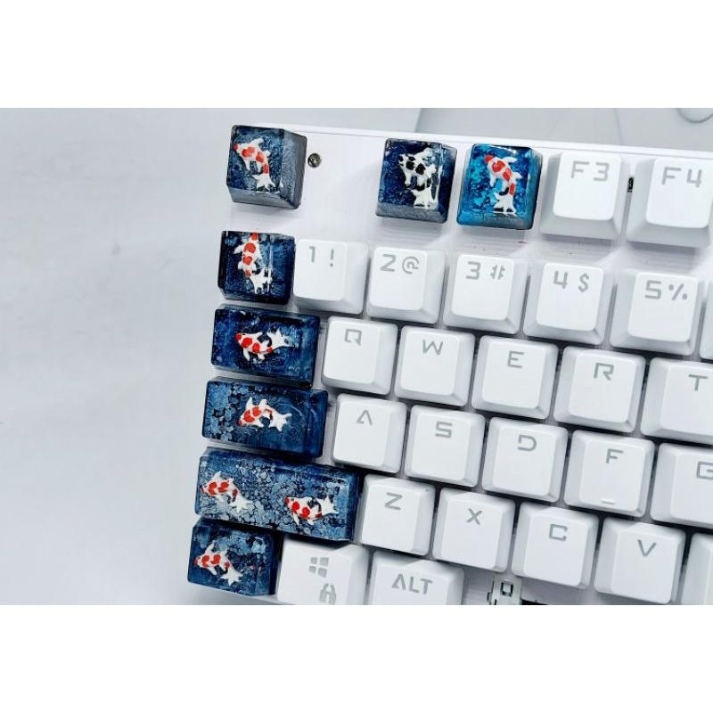 Set keycap cá koi tone đen xám trang trí bàn phím cơ.