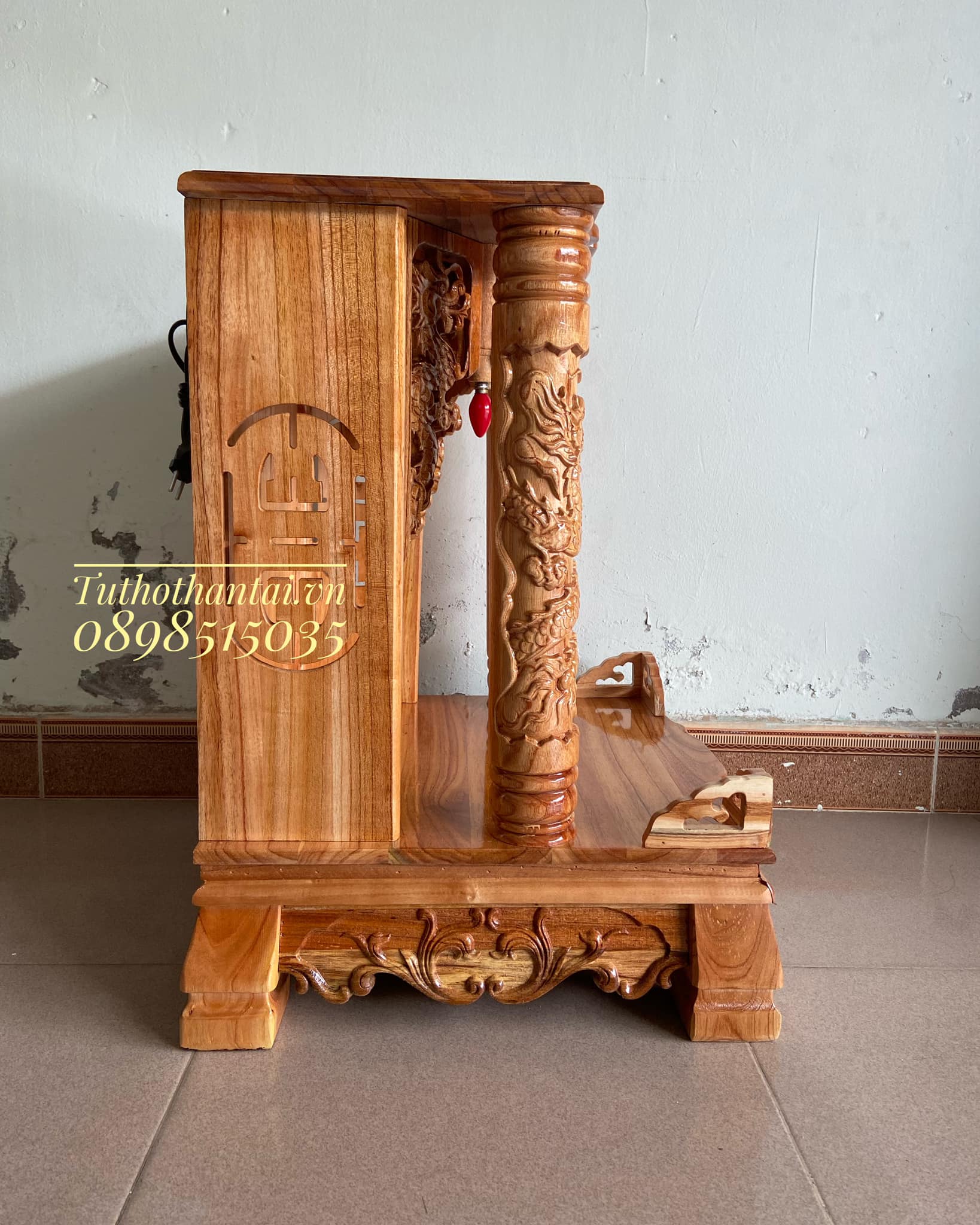 Bàn thờ thần tài cột Rồng 48 x 68CM, đình cong