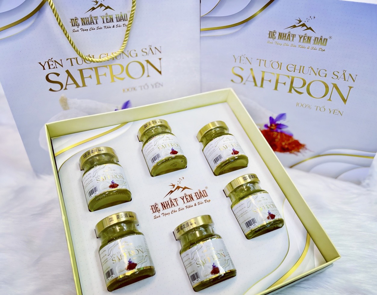 YẾN TƯƠI CHUNG SẲN SAFFRON - 100% TỔ YẾN ĐẢO - ĐẸP DA - CẢI THIỆN TRÍ NHỚ, GIẤC NGỦ - CHỐNG TRẦM CẢM - PHÒNG NGỪA BỆNH TIM MẠCH - GIẢM CÁC TRIỆU CHỨNG KINH NGUYỆT