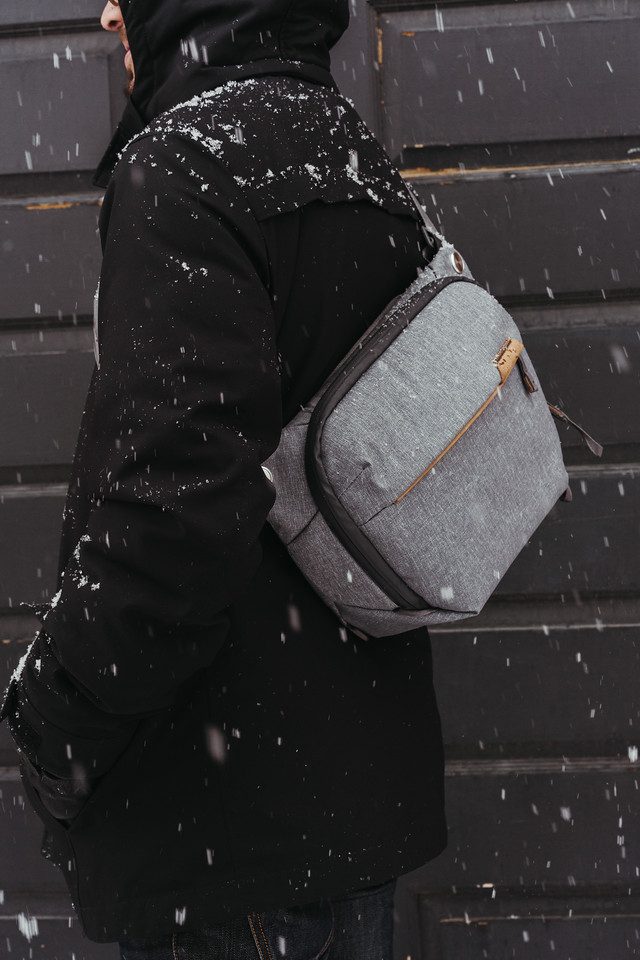 Túi Đeo Máy Ảnh Peak Design Everyday Sling v2 - 6L/ 3L/ 10L - Xám nhạt - Hàng chính hãng