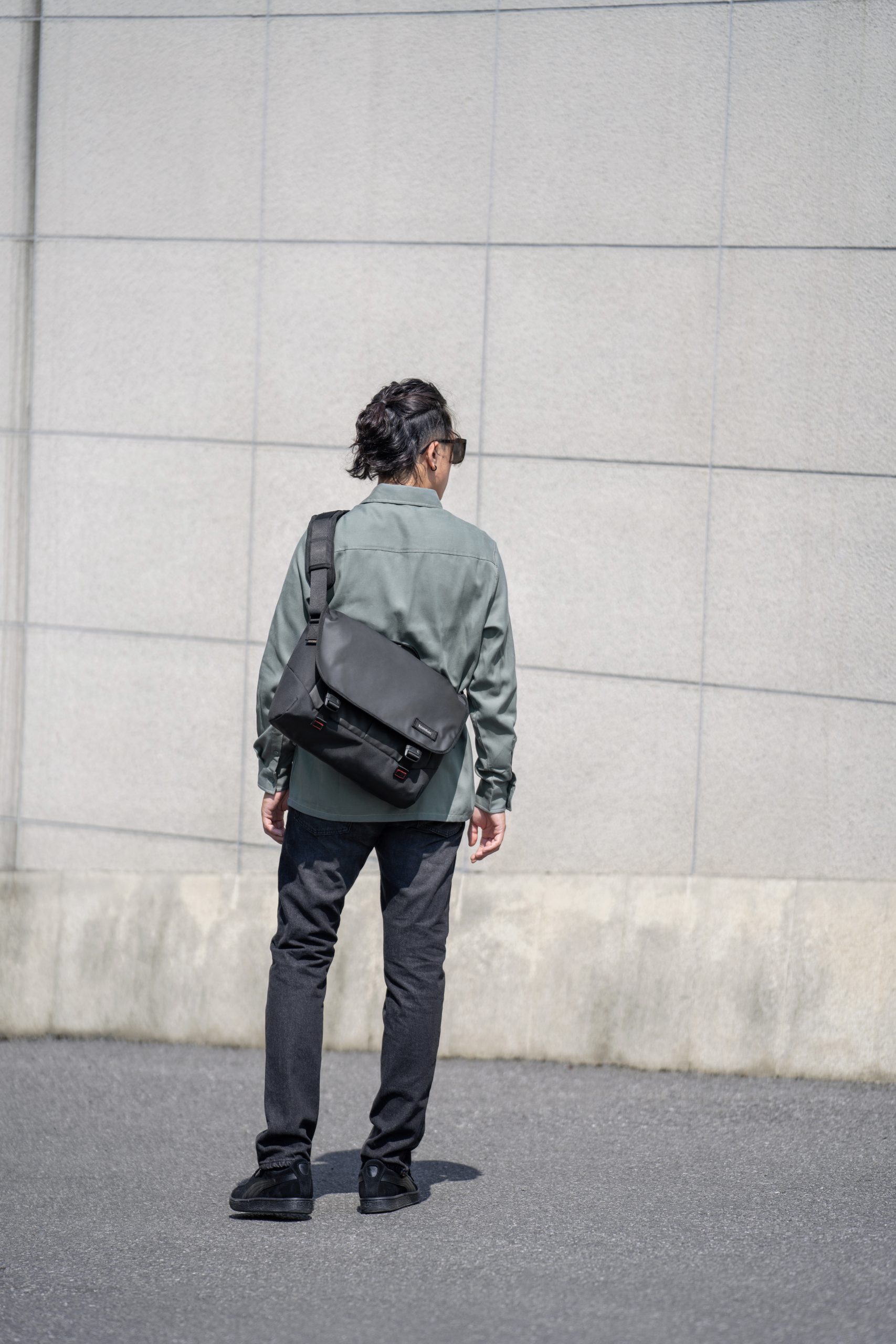 Túi Đeo Vai Tomtoc Premium Messenger Bag Commuting & Travel - H52
