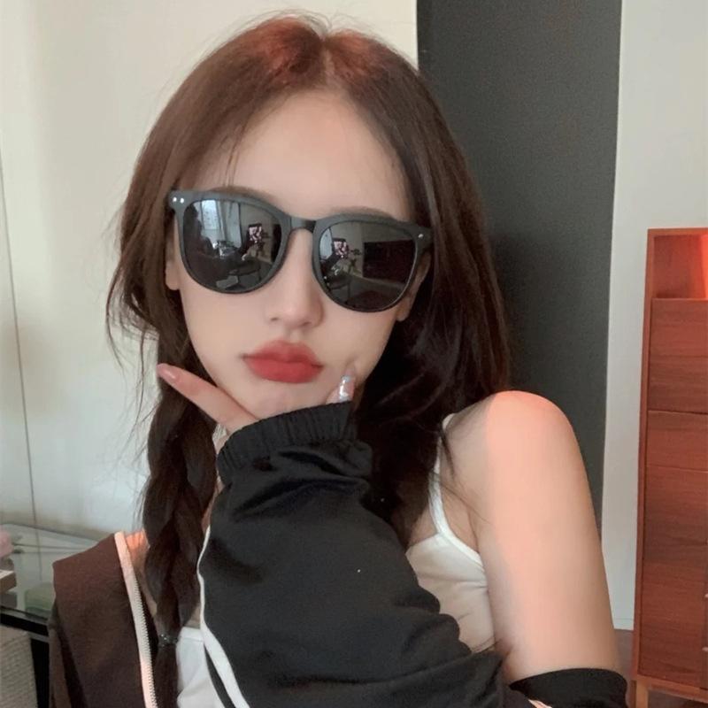 Kính mát gấp gọn bỏ túi tiện lợi mẫu mới thời trang hot trend Hàn Quốc siêu đẹp Tatitava