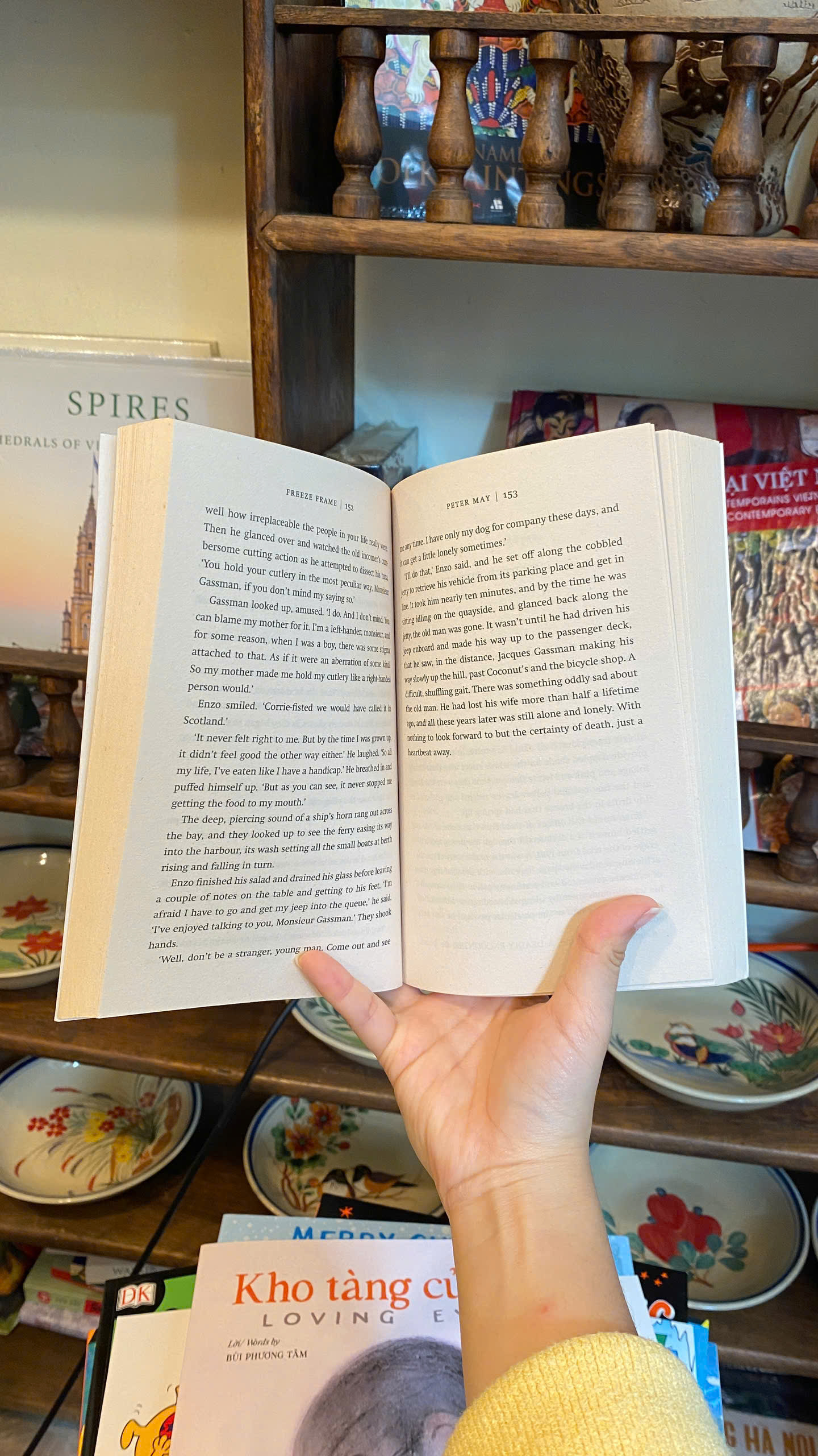 Sách - Freeze Frame (The Enzo Files) by Peter May | English Mystery Thriller - Sách ngoại văn