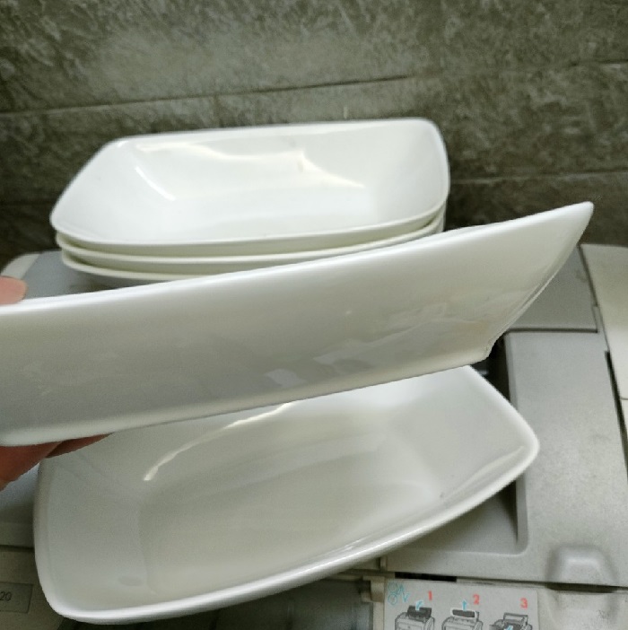 Đĩa sứ hình chữ nhật thành cao