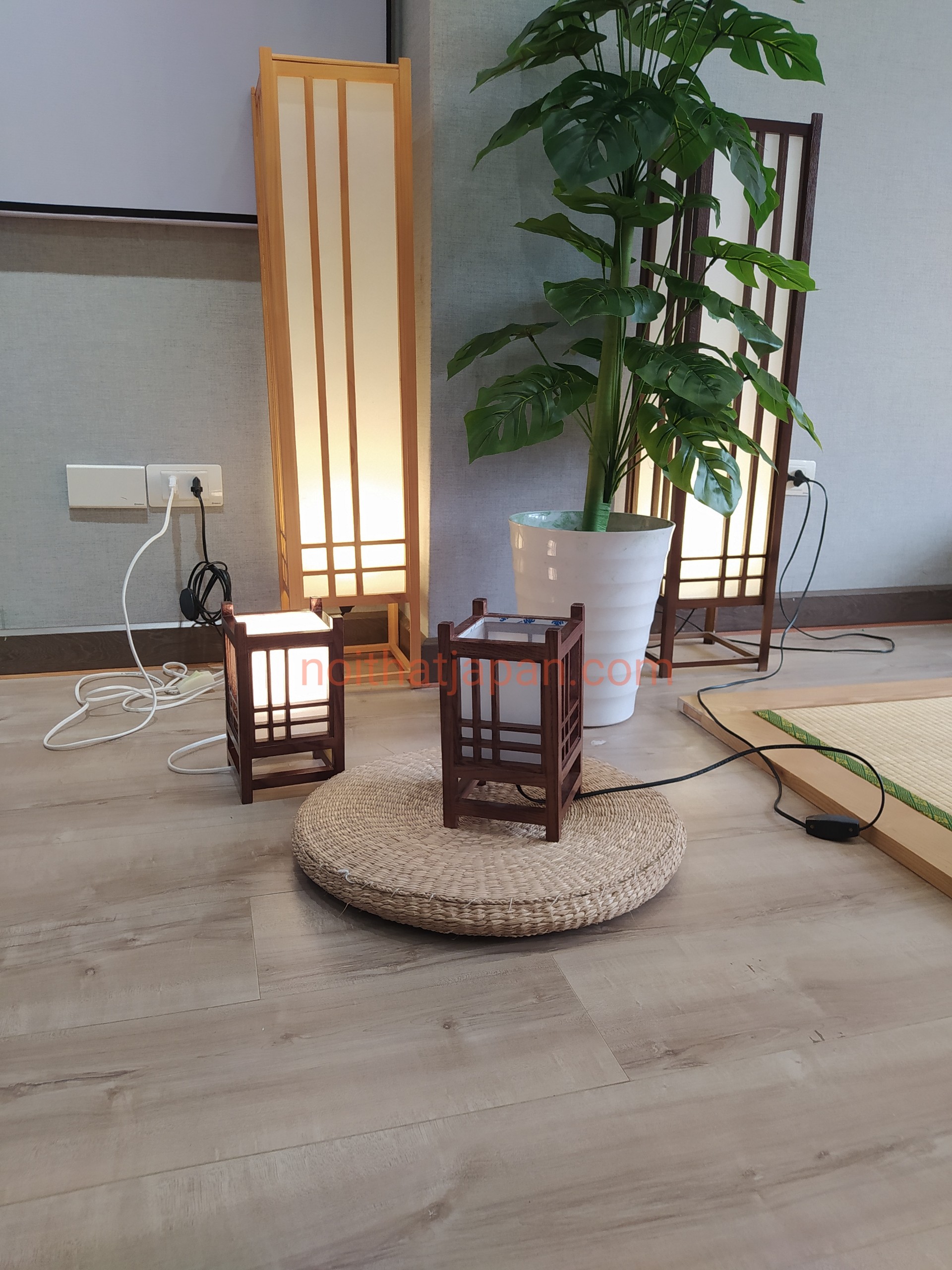 Đèn bàn gỗ tự nhiên, đèn shoji, trang trí phòng trà, phòng thiền phong cách Nhật Bản, chất liệu gỗ tự nhiên hoàn toàn kết hợp shoji Nhật bản, gồm đèn Led ánh sáng vàng