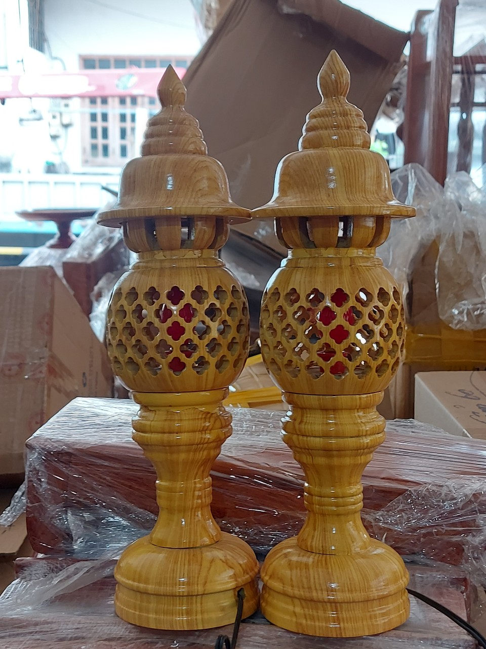 Cặp đèn thờ tổ ông màu vàng vân siêu đẹp cao 34-41-48 cm