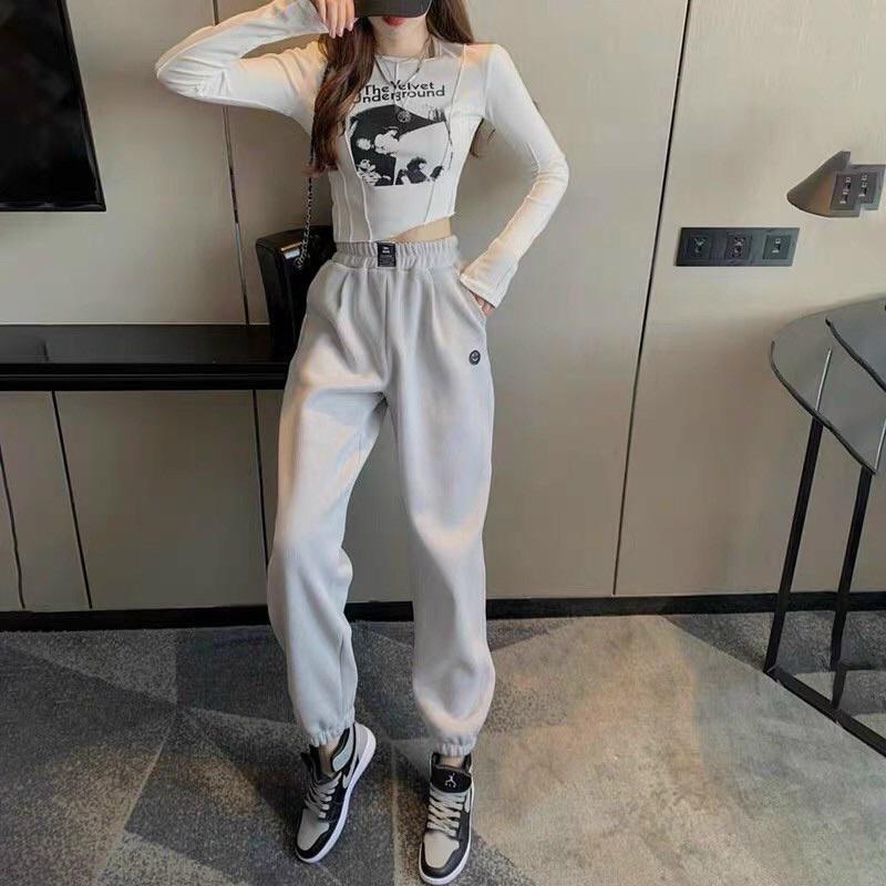 Quần jogger mặt cười Coolz siêu dày màu Đen Trắng chất nỉ tăm đanh mịn không xù dầy, tim đẹp, chun ống from rộng