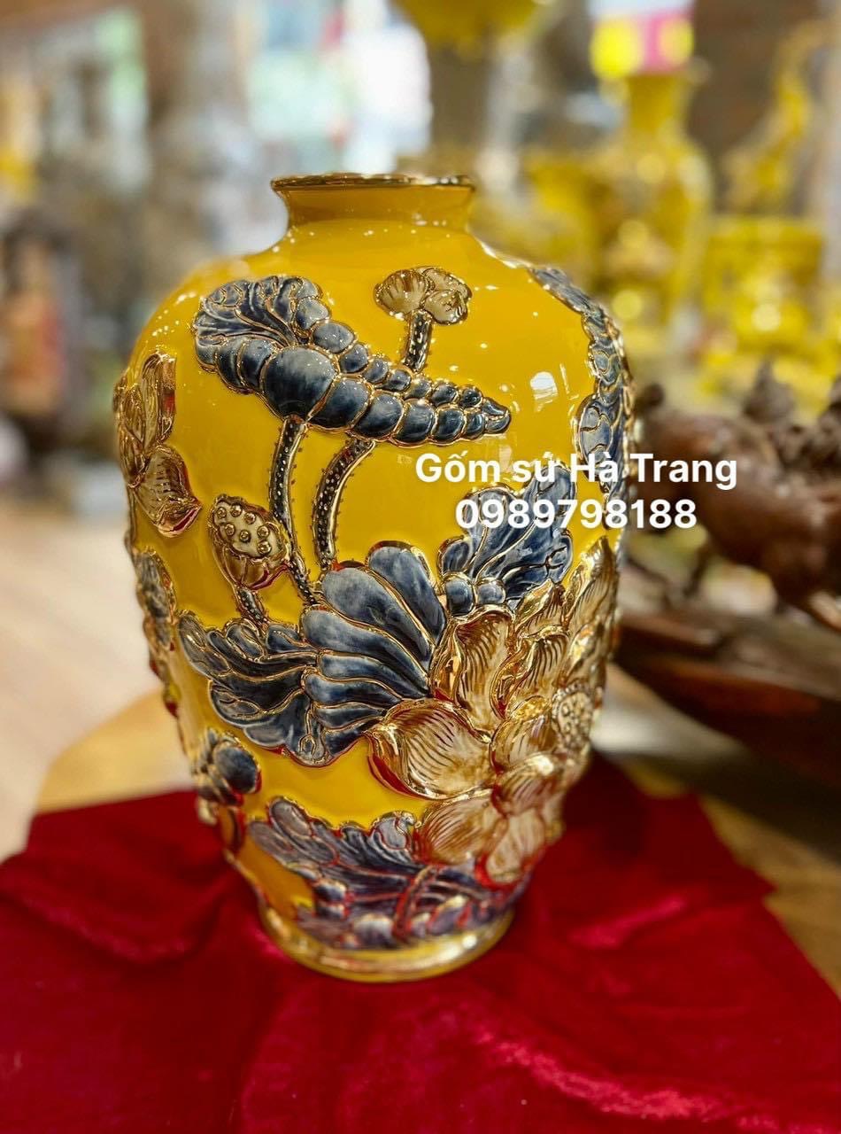 Bình gốm sứ Bát Tràng cao cấp vẽ vàng hoạ tiết sen phú quý trường thọ cao 35cm