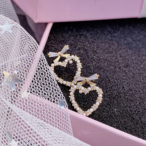 Bông tai ngọc trai trái tim đính đá